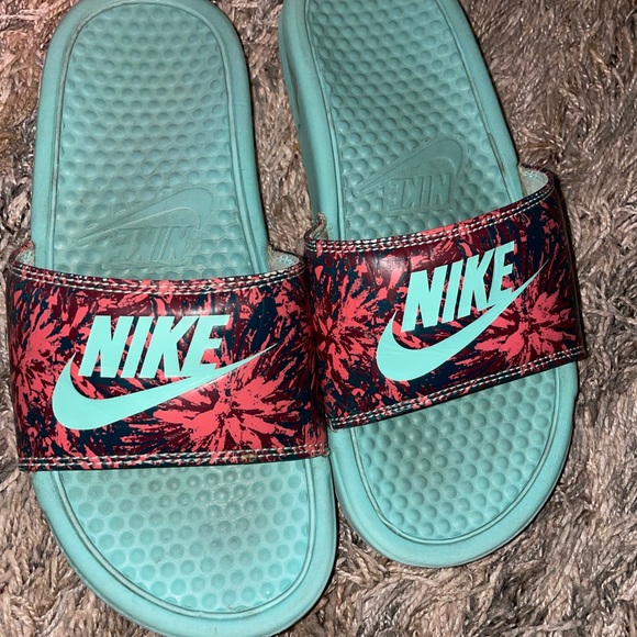 Women Nike flip-flops, size 6 in good condition - Picture 4 of 4